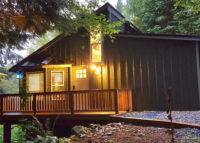Dovetail Den - Tranquil With Hot Tub And Air Conditioning