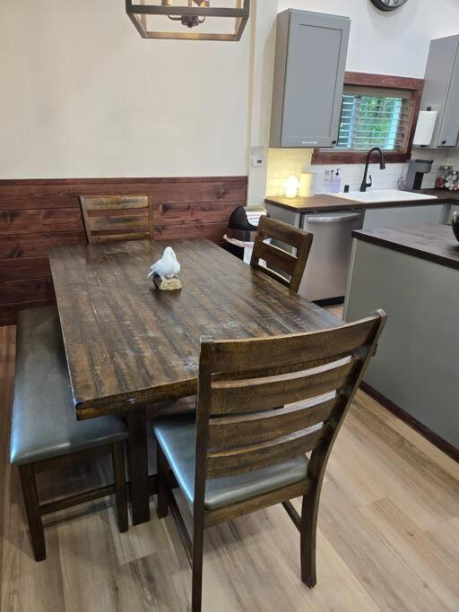 Holiday home Dovetail Den - Tranquil With Hot Tub And Air Conditioning Ashford