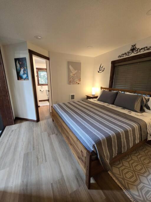Dovetail Den - Tranquil With Hot Tub And Air Conditioning Holiday home